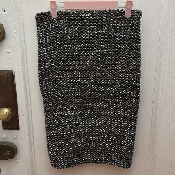 SEQUIN EMBELLISHED PENCIL SKIRT - Picture 7 of 8